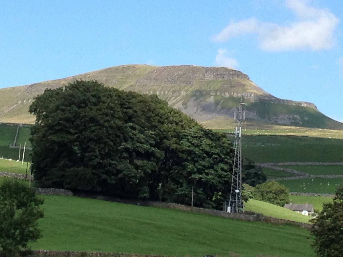The Crown Hotel Horton in Ribblesdale Exterior foto